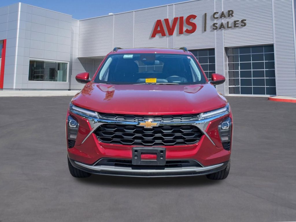 Thumbnail: 2025 Chevrolet Trax - 2