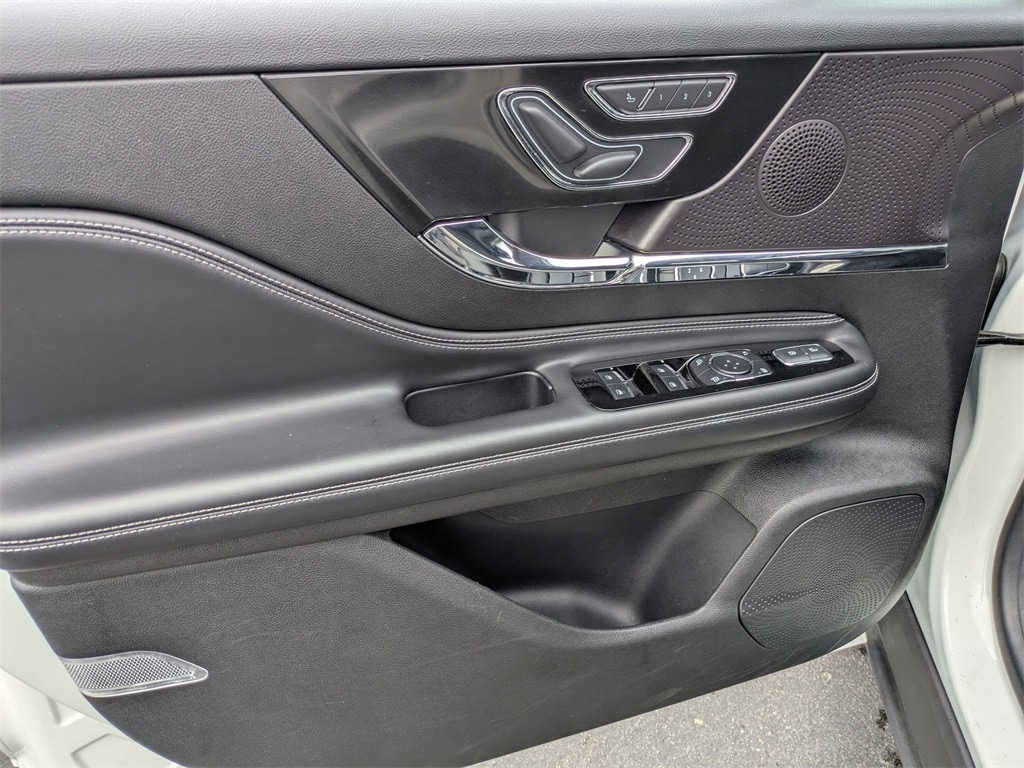 Thumbnail: 2024 Lincoln Corsair - 15