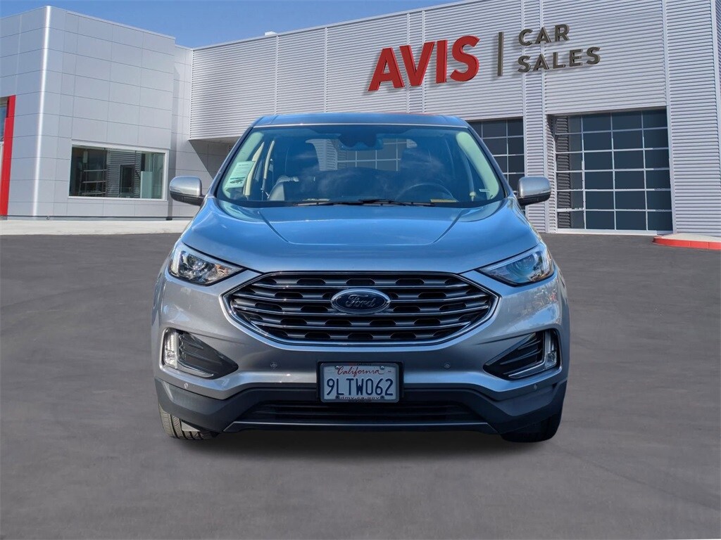 2024 Ford Edge Titanium photo 2