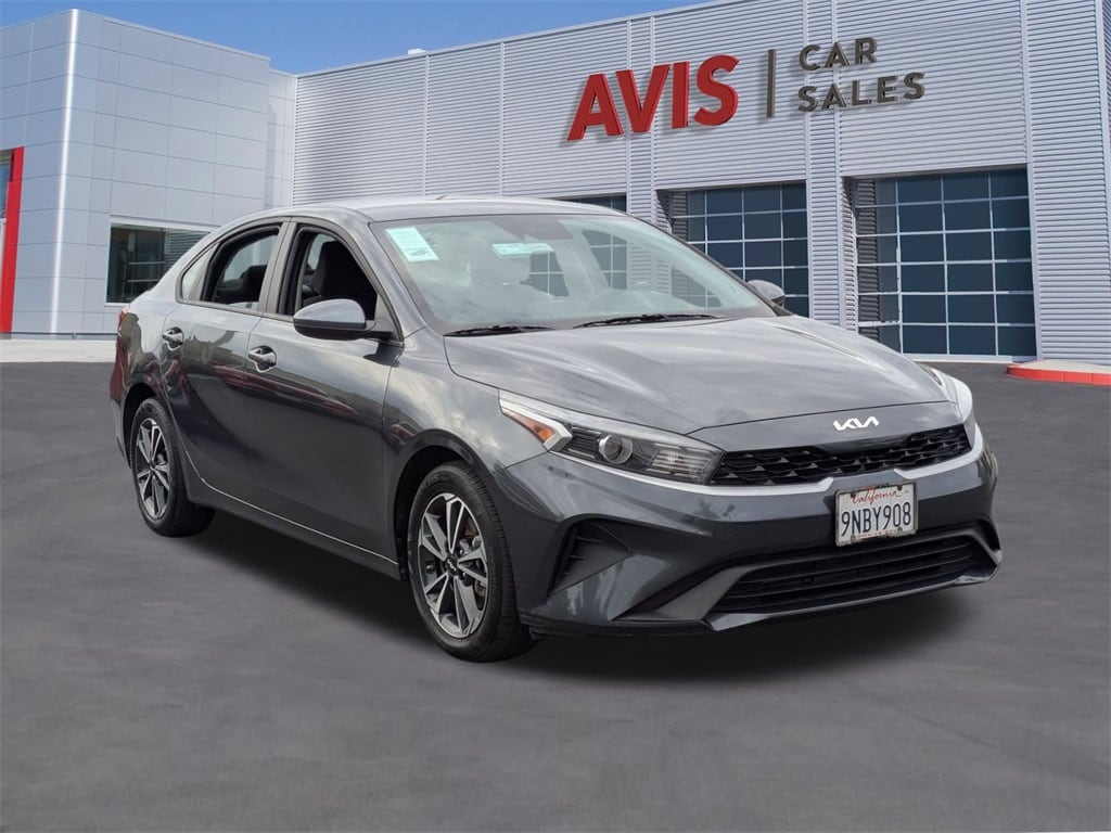 Thumbnail: 2024 Kia Forte - 3