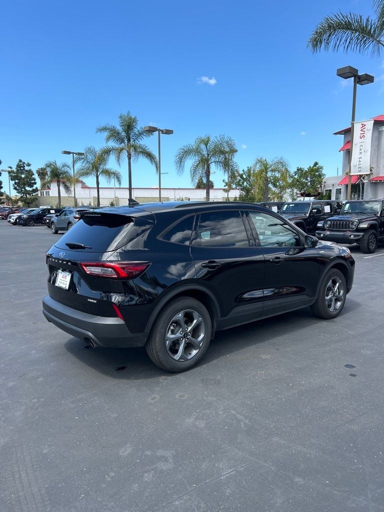 Thumbnail: 2025 Ford Escape - 7