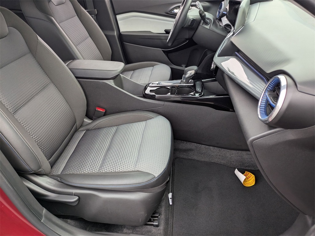 Thumbnail: 2025 Chevrolet Trax - 28