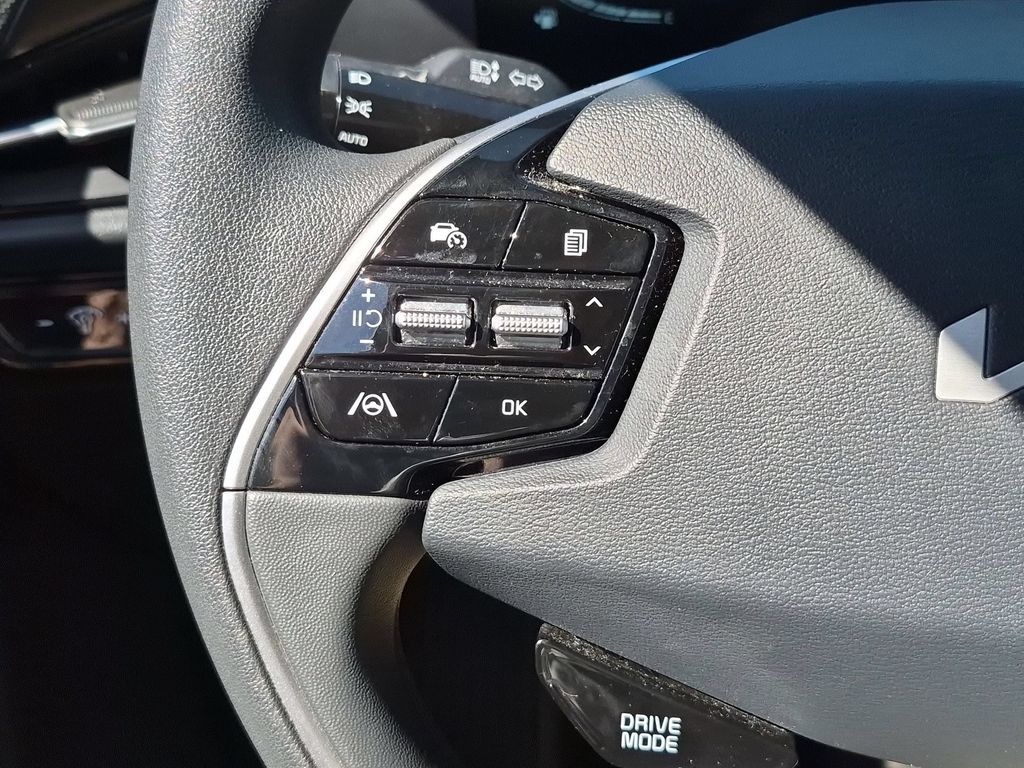 Thumbnail: 2025 Kia Niro - 21