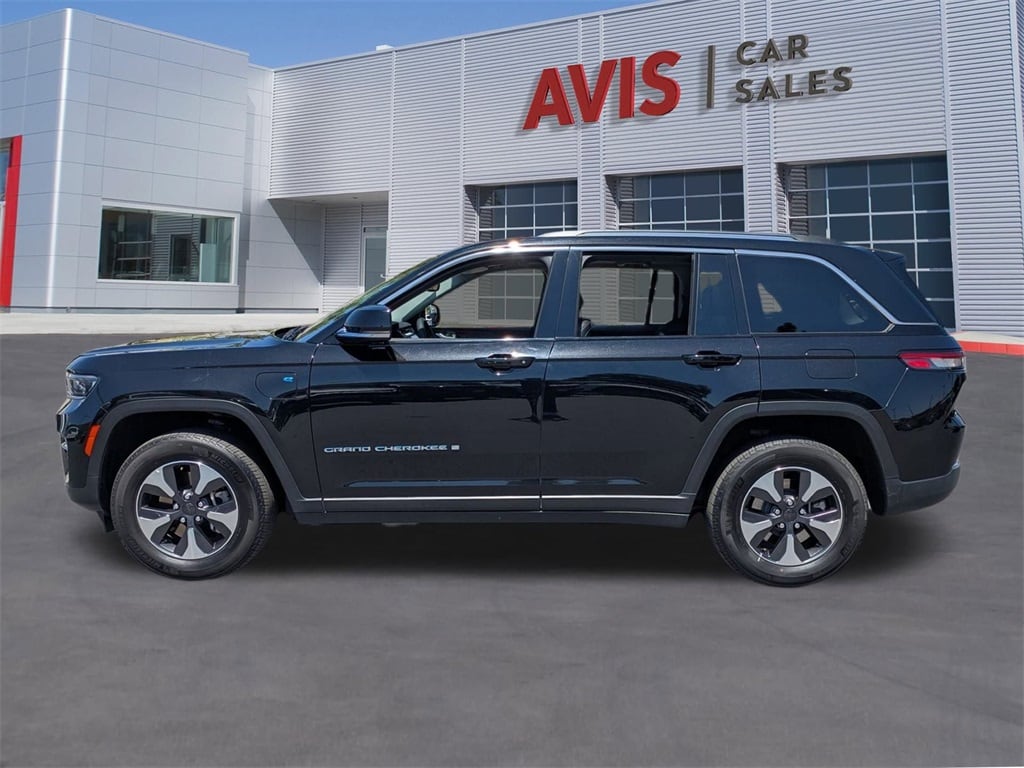 Thumbnail: 2023 Jeep Grand Cherokee - 10