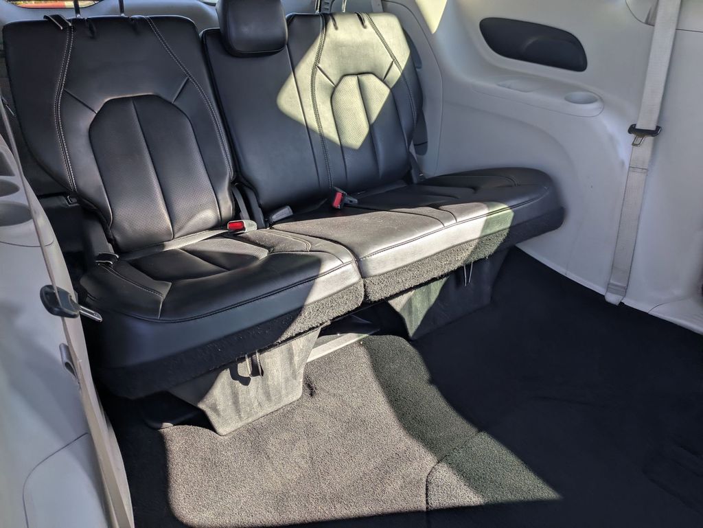 Thumbnail: 2023 Chrysler Pacifica - 27