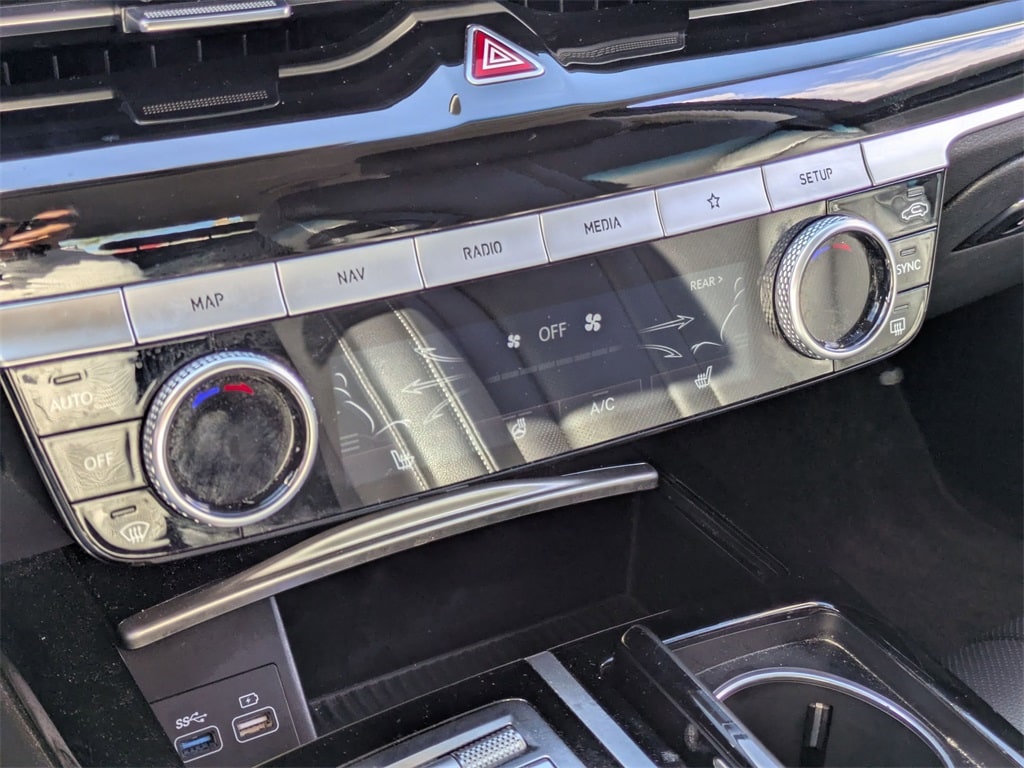 Thumbnail: 2023 Genesis G80 - 22