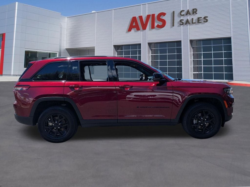Thumbnail: 2025 Jeep Grand Cherokee - 5