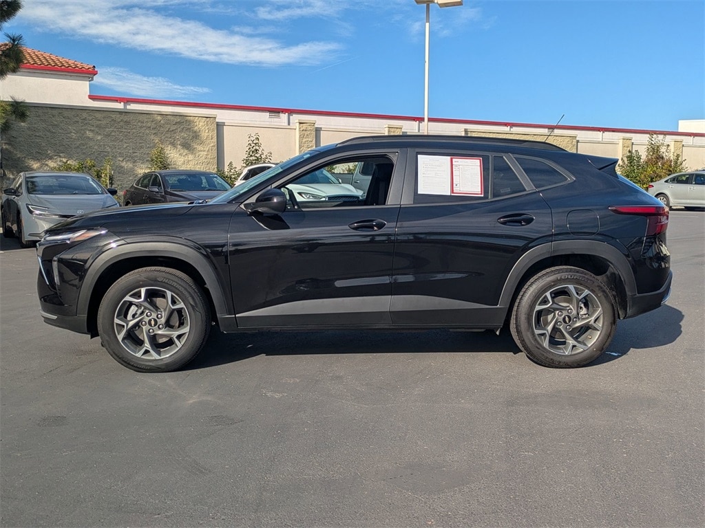 Thumbnail: 2025 Chevrolet Trax - 10