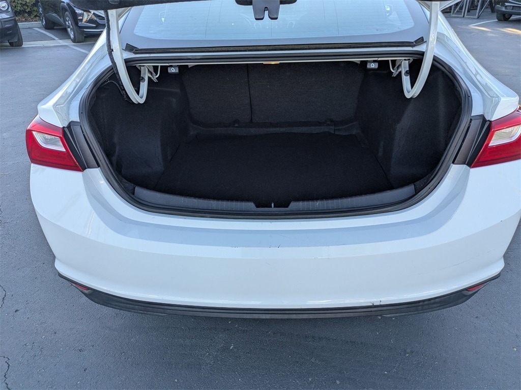 Thumbnail: 2023 Chevrolet Malibu - 31