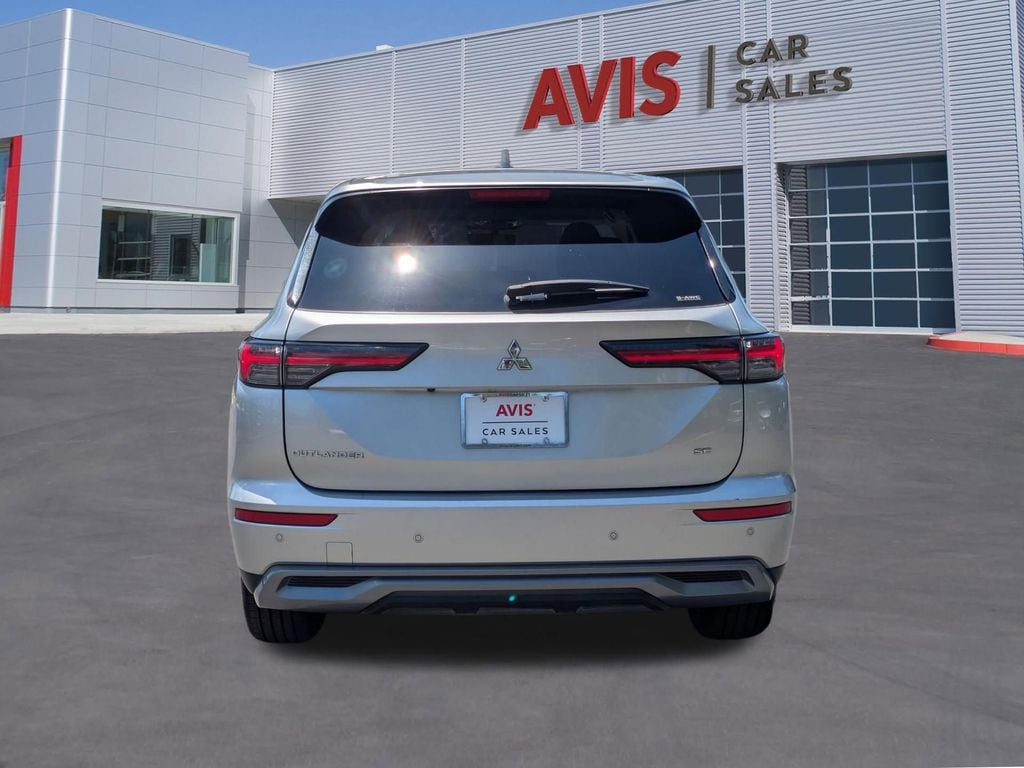 Thumbnail: 2025 Mitsubishi Outlander - 7