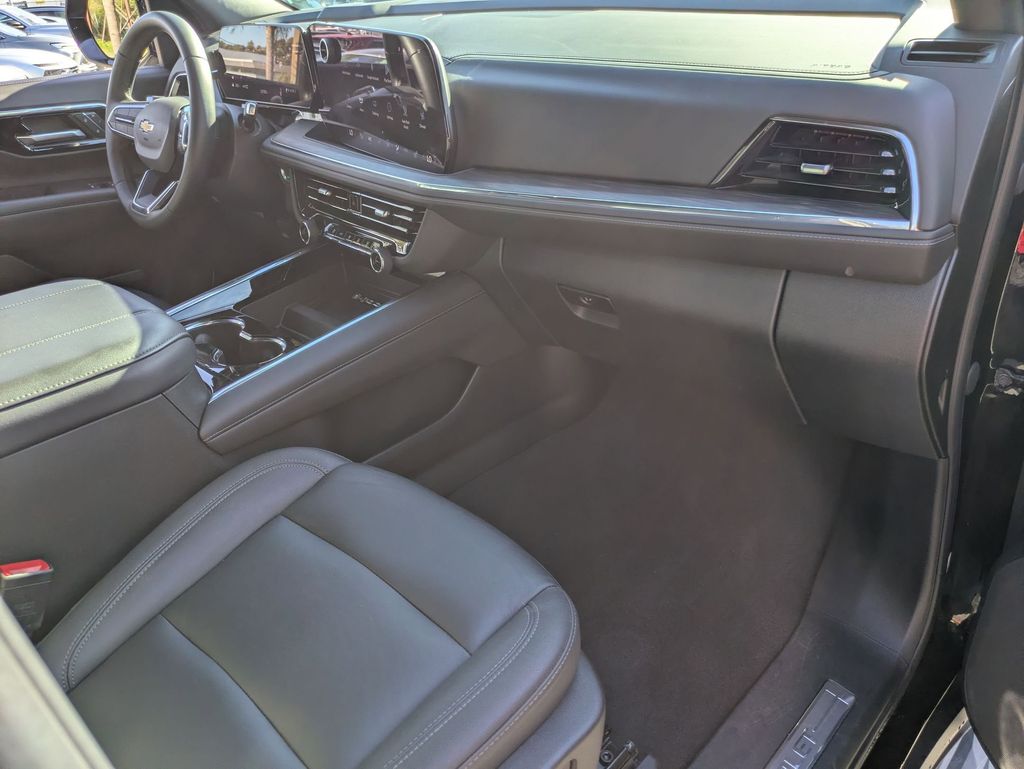 Thumbnail: 2025 Chevrolet Tahoe - 31