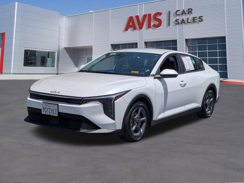 2025 Kia K4 LXS AT's photo