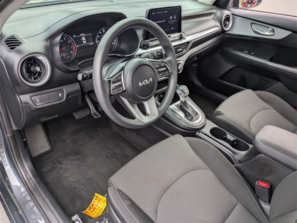 Thumbnail: 2024 Kia Forte - 17