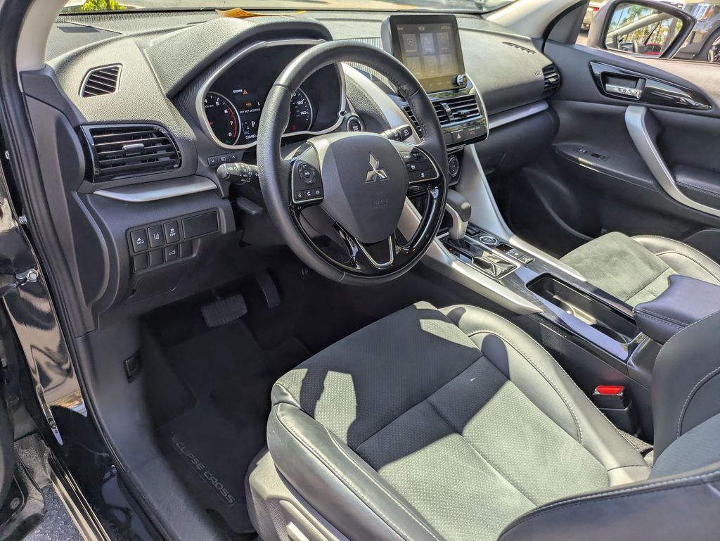 Thumbnail: 2025 Mitsubishi Eclipse Cross - 17