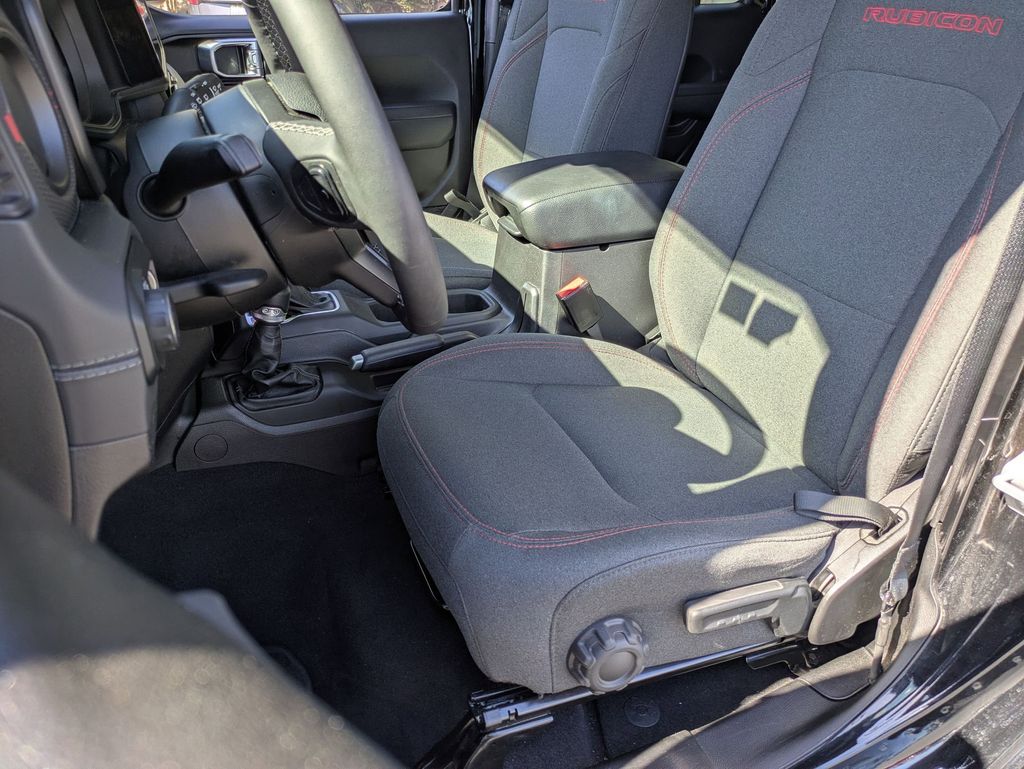 Thumbnail: 2025 Jeep Wrangler - 14