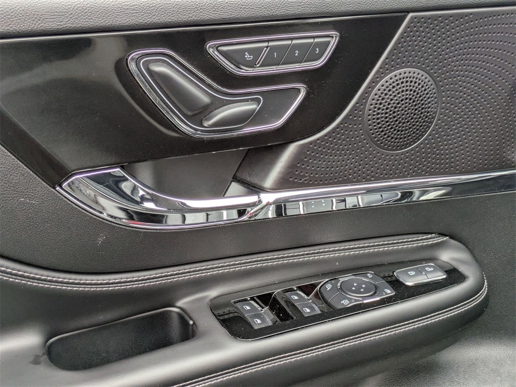 Thumbnail: 2024 Lincoln Corsair - 16