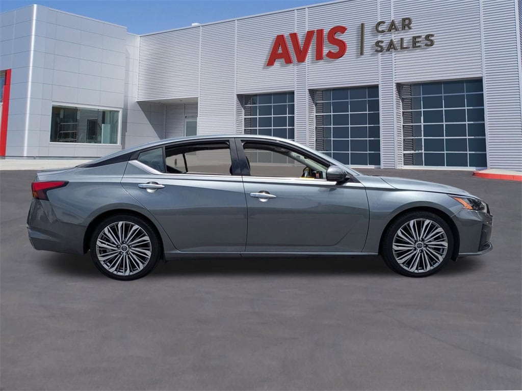 Thumbnail: 2023 Nissan Altima - 5