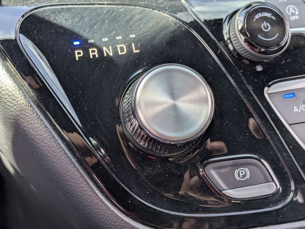 Thumbnail: 2025 Chrysler Pacifica - 23