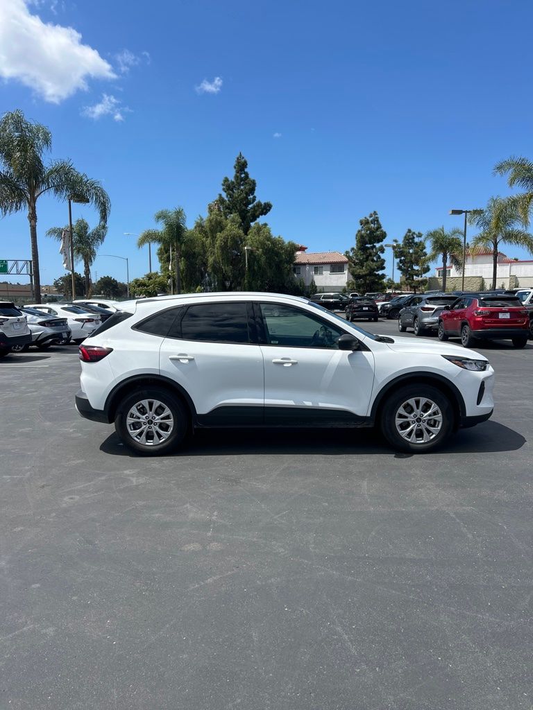 Thumbnail: 2025 Ford Escape - 9