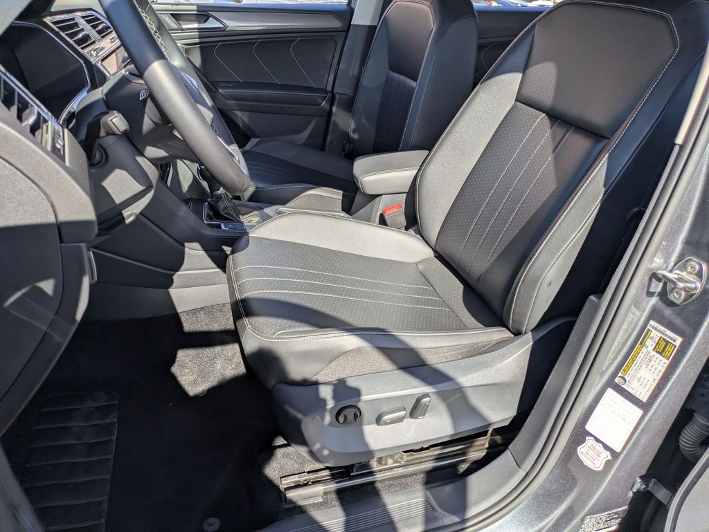 Thumbnail: 2024 Volkswagen Tiguan - 14