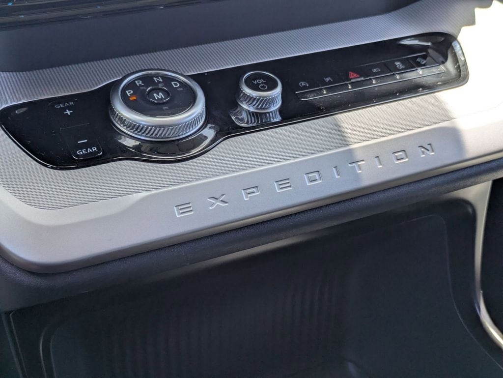 Thumbnail: 2025 Ford Expedition MAX - 22