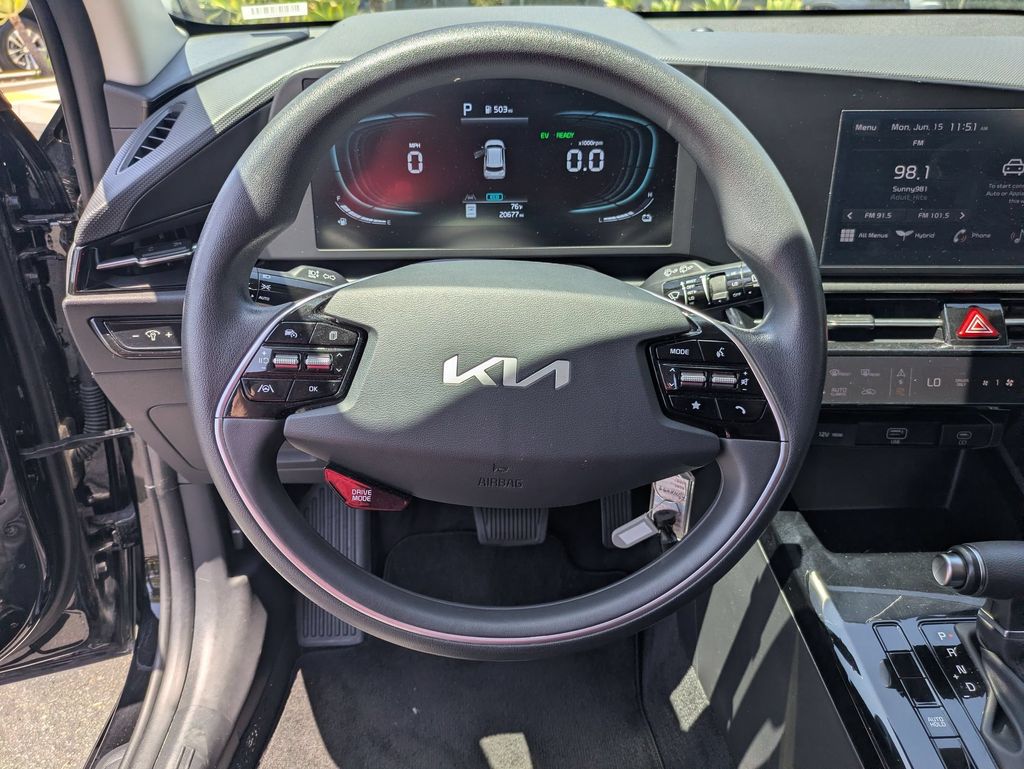 Thumbnail: 2025 Kia Niro - 18