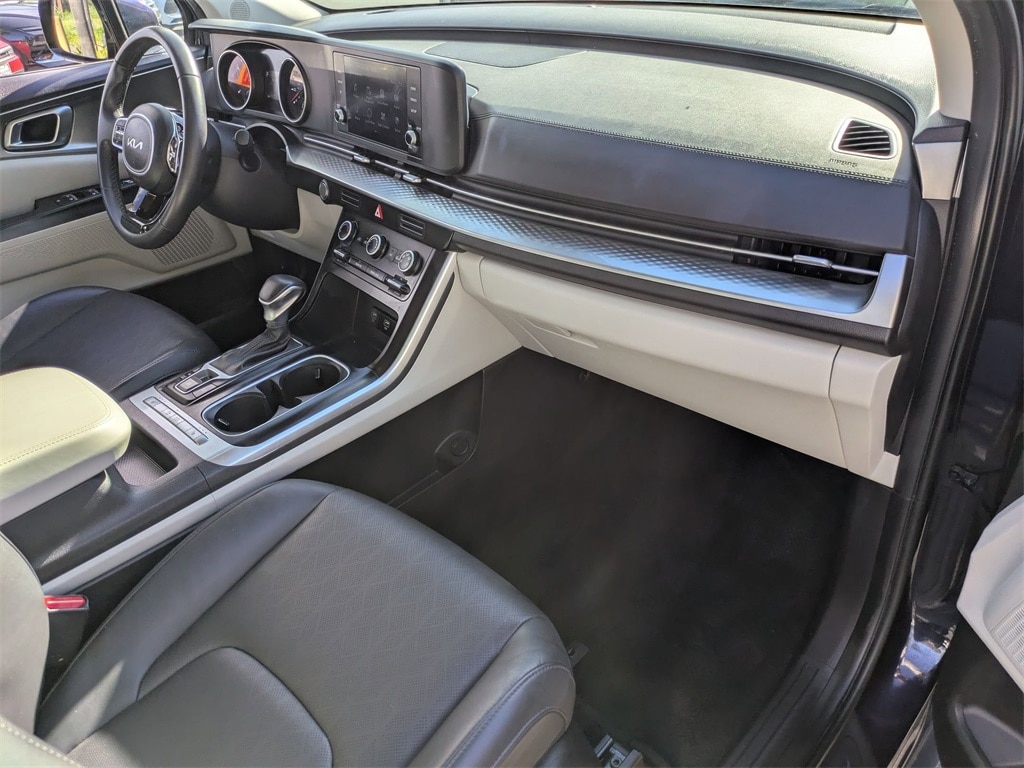 Thumbnail: 2024 Kia Carnival - 32