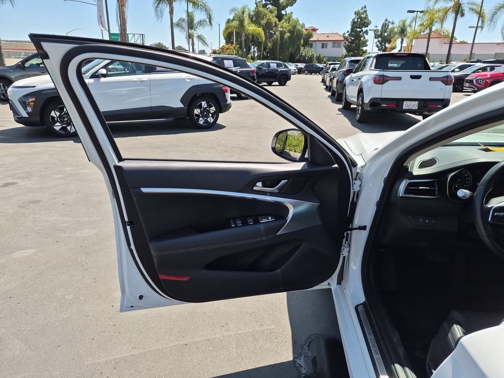 Thumbnail: 2025 Genesis G70 - 11