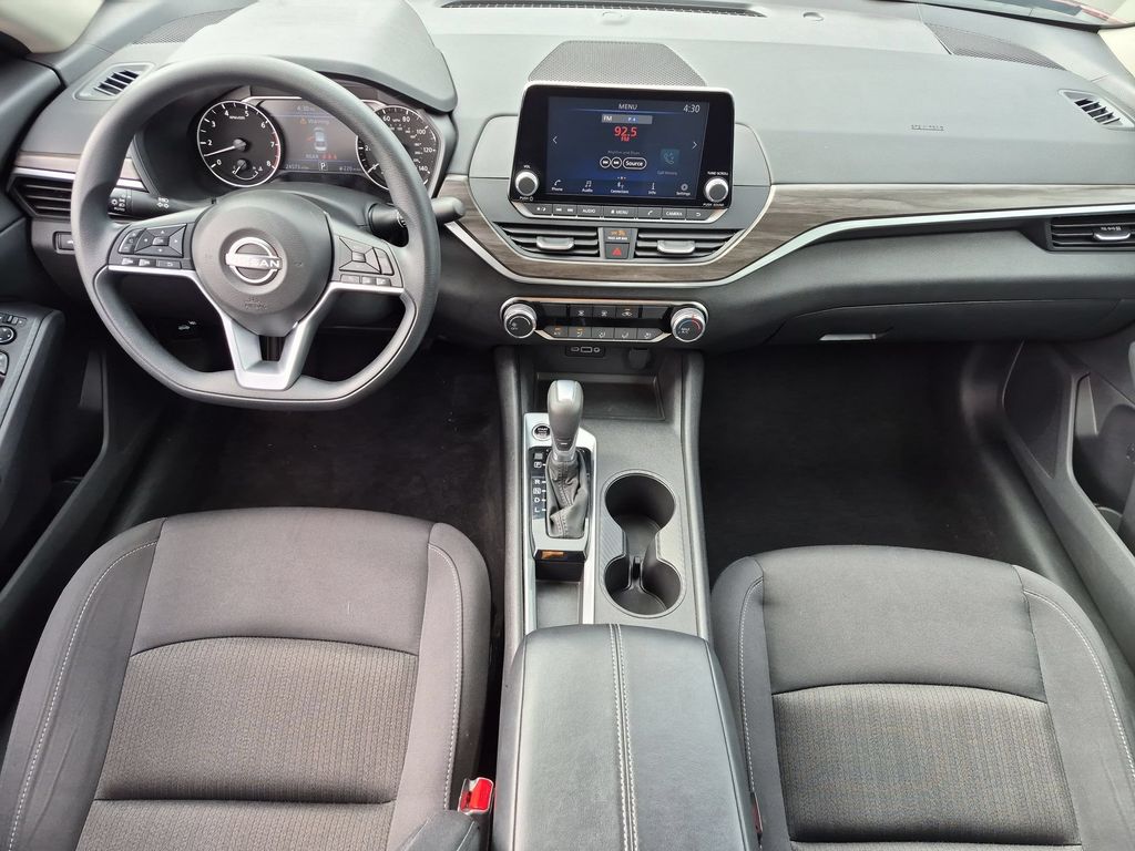 2025 Nissan Altima SV - Photo 25