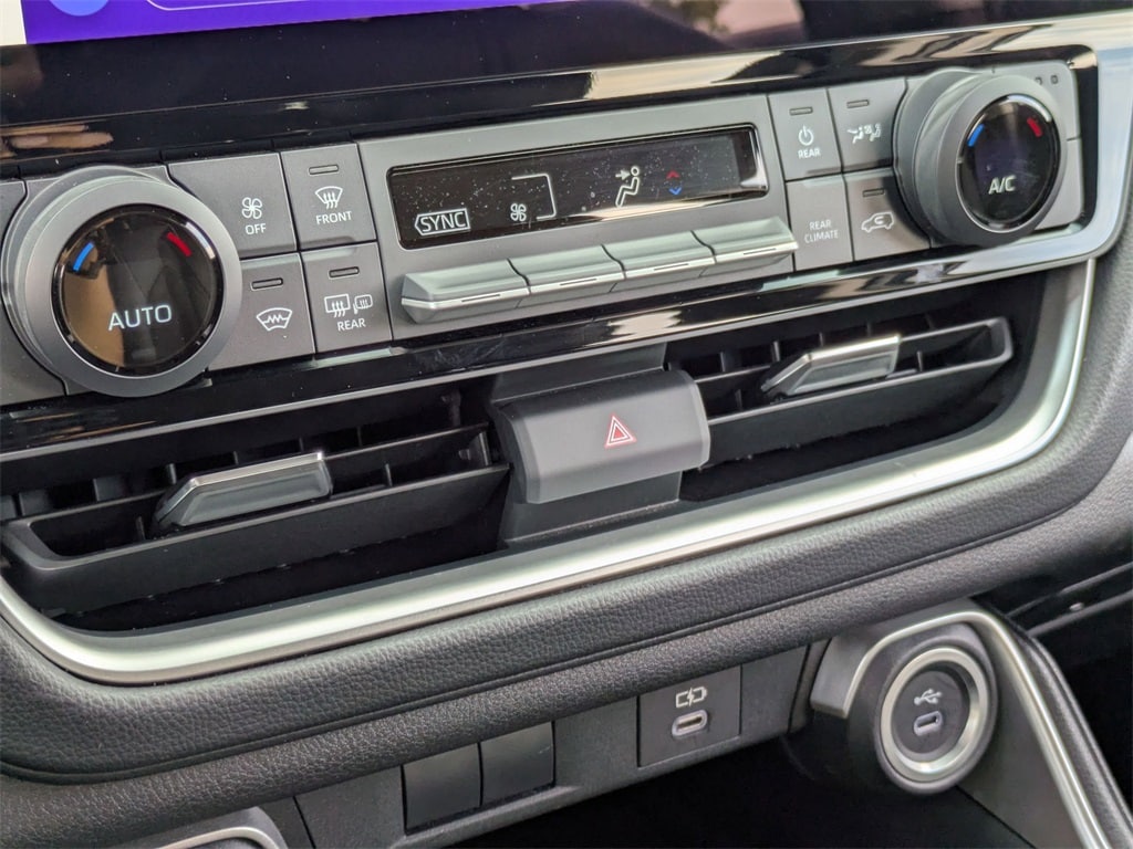 Thumbnail: 2025 Toyota Grand Highlander - 22