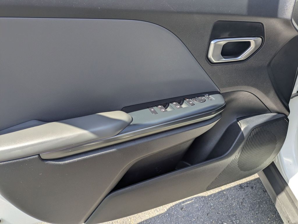 Thumbnail: 2025 Kia K4 - 15