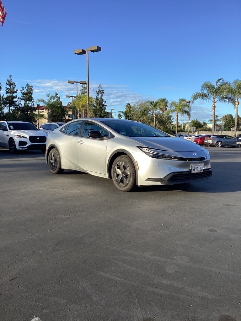 Thumbnail: 2025 Toyota Prius - 3