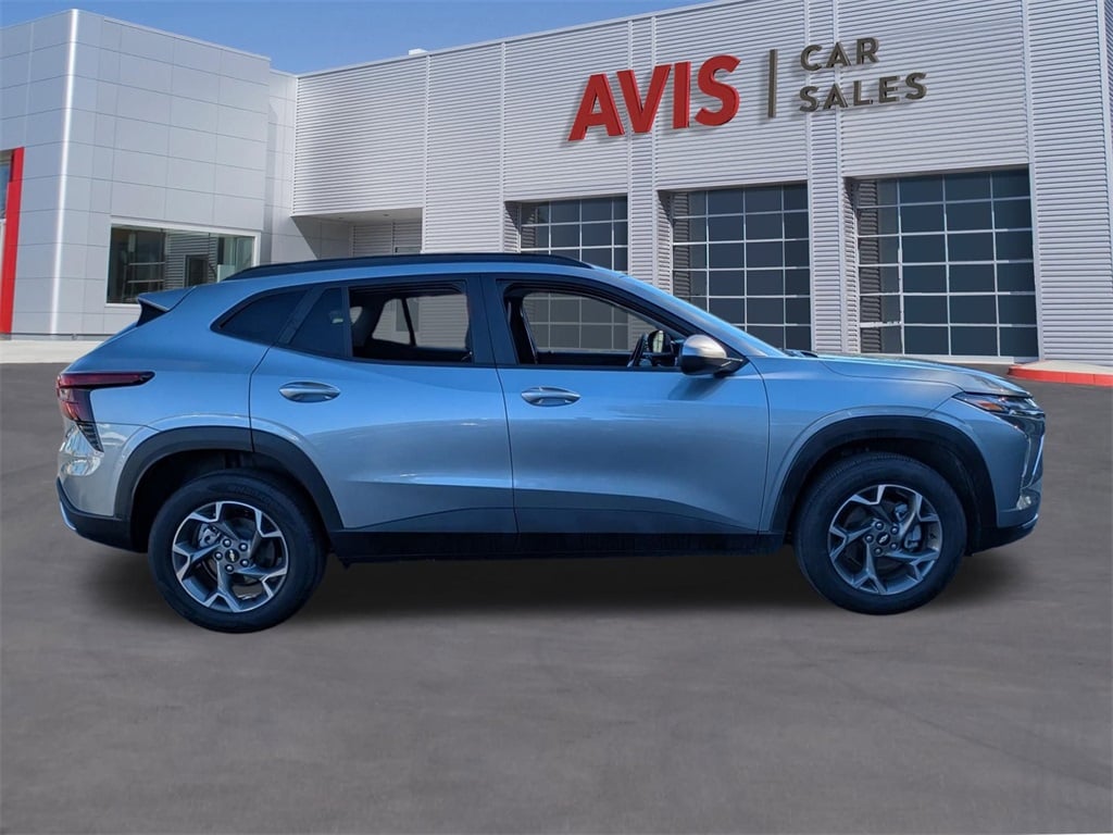 Thumbnail: 2025 Chevrolet Trax - 5