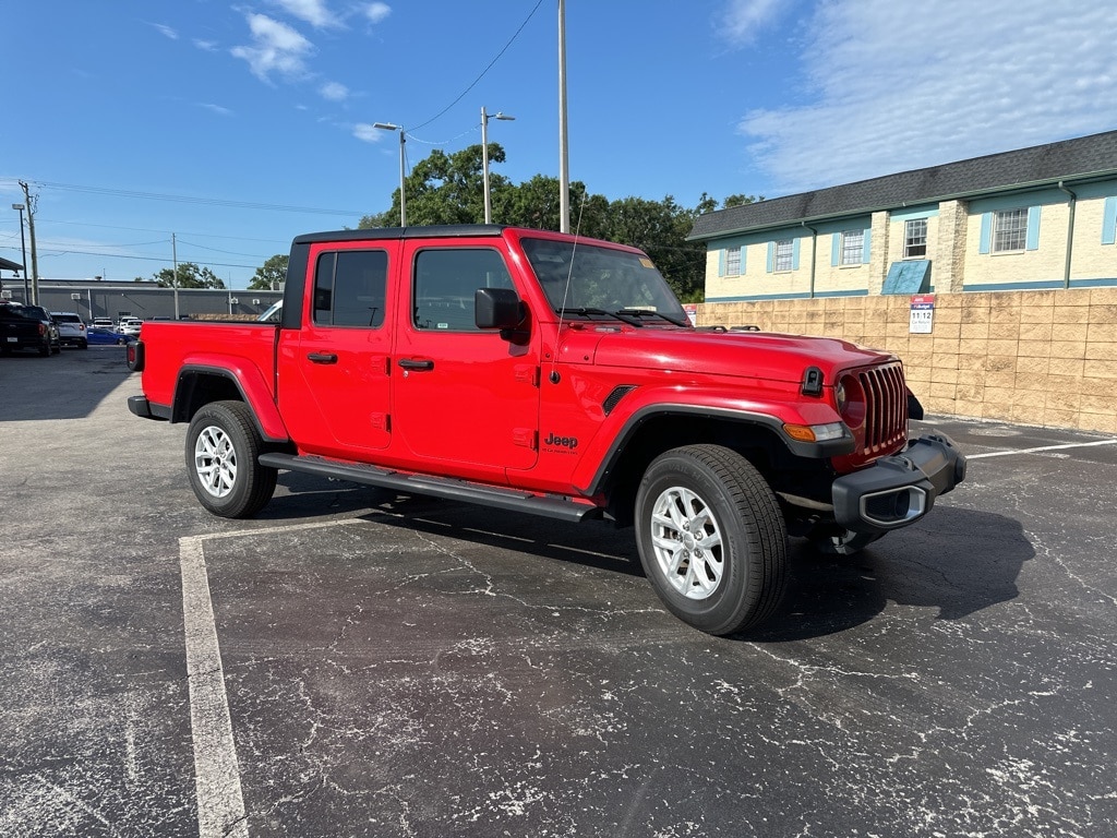 Thumbnail: 2023 Jeep Gladiator - 3