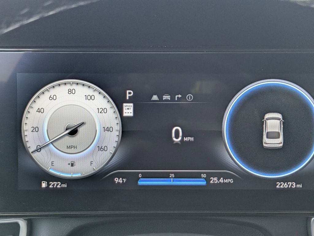 2025 Hyundai Elantra Limited - Photo 16