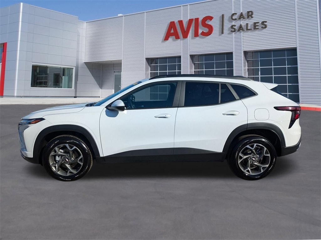 Thumbnail: 2025 Chevrolet Trax - 8