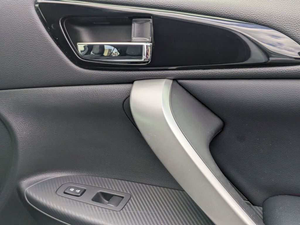 Thumbnail: 2025 Mitsubishi Eclipse Cross - 33