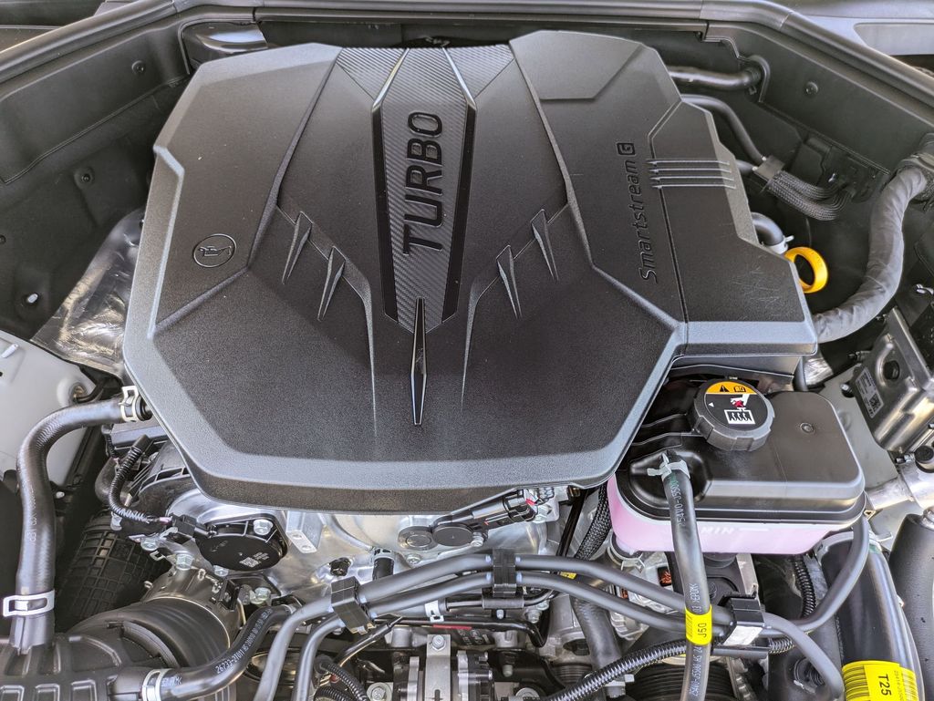 Thumbnail: 2025 Genesis G70 - 34
