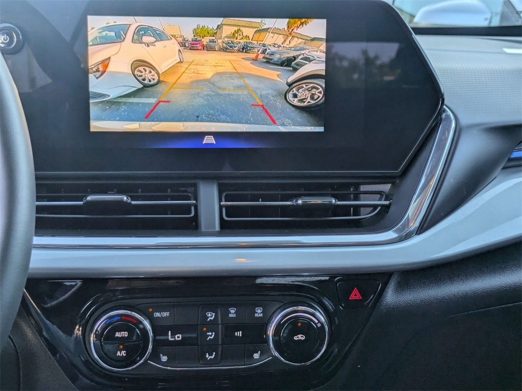 Thumbnail: 2025 Chevrolet Trax - 14