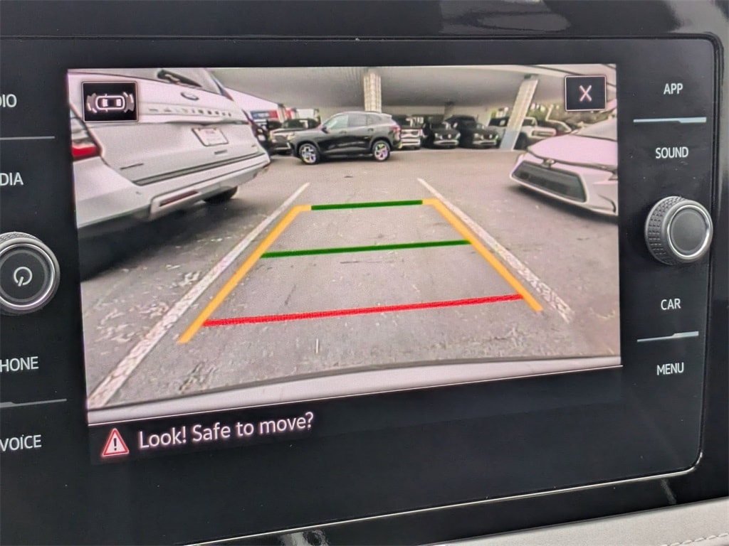 Thumbnail: 2025 Volkswagen Taos - 17