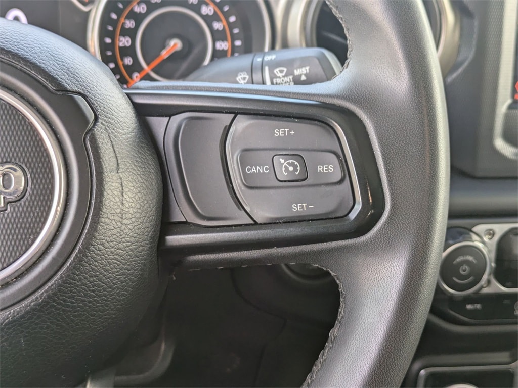 Thumbnail: 2023 Jeep Gladiator - 21