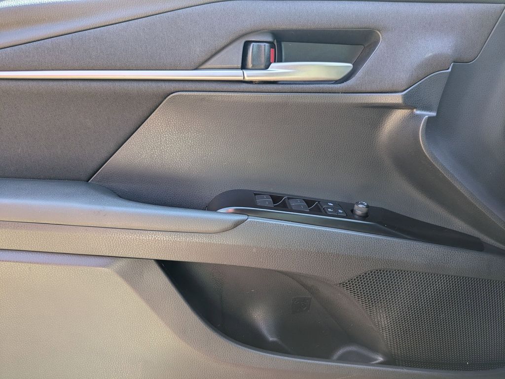 Thumbnail: 2025 Toyota Camry - 11