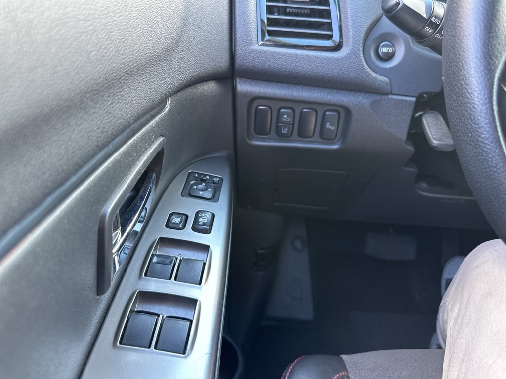 Thumbnail: 2024 Mitsubishi Outlander Sport - 18