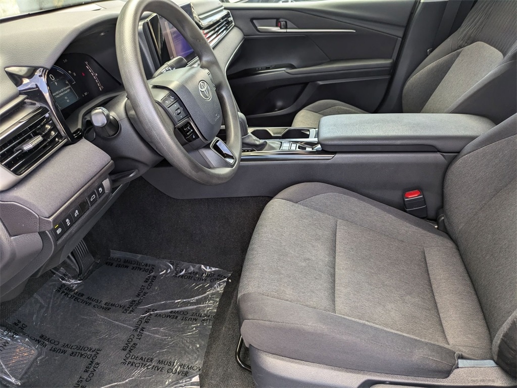 Thumbnail: 2025 Toyota Camry - 21