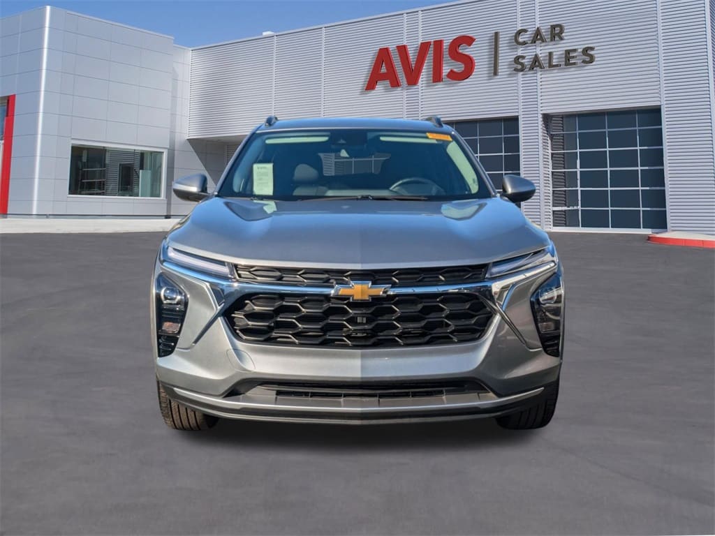 Thumbnail: 2025 Chevrolet Trax - 2