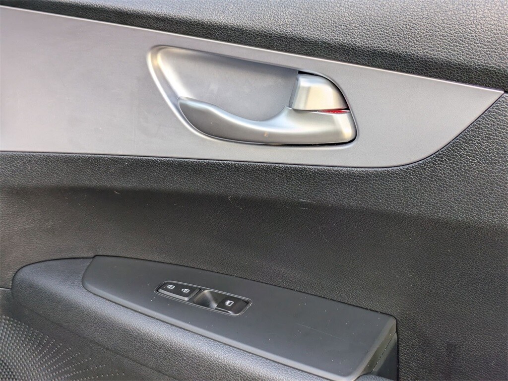 Thumbnail: 2024 Kia Forte - 33