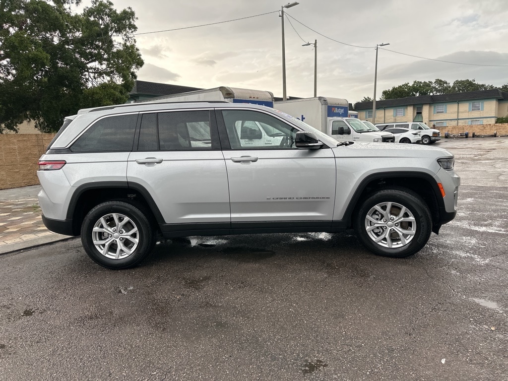 Thumbnail: 2024 Jeep Grand Cherokee - 4