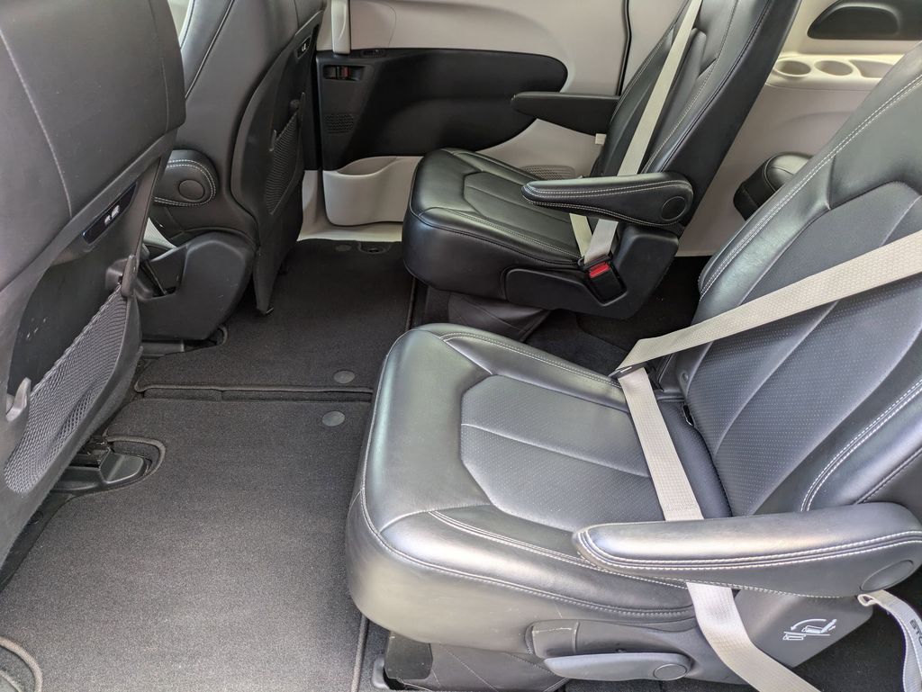 Thumbnail: 2024 Chrysler Pacifica - 25