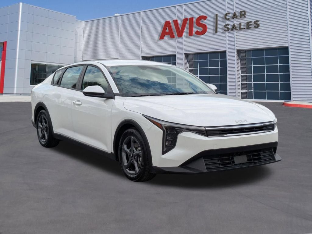 Thumbnail: 2025 Kia K4 - 3