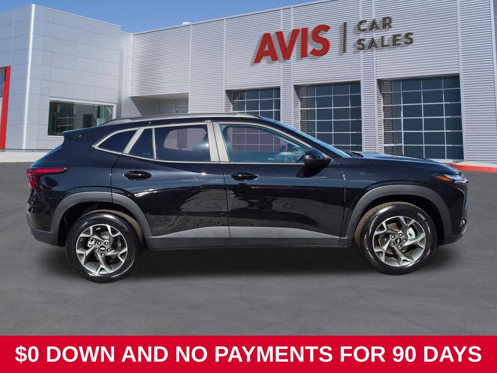 Thumbnail: 2025 Chevrolet Trax - 5